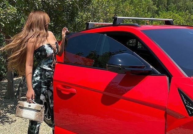 Svi su gledali u Lamborghini, a onda je iz automobila izašla ona