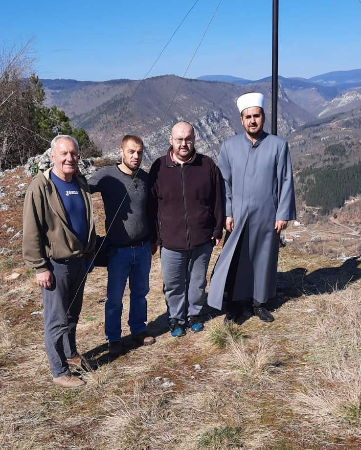 Zastava BiH podignuta na jarbol na Vrataru iznad Žepe - Avaz