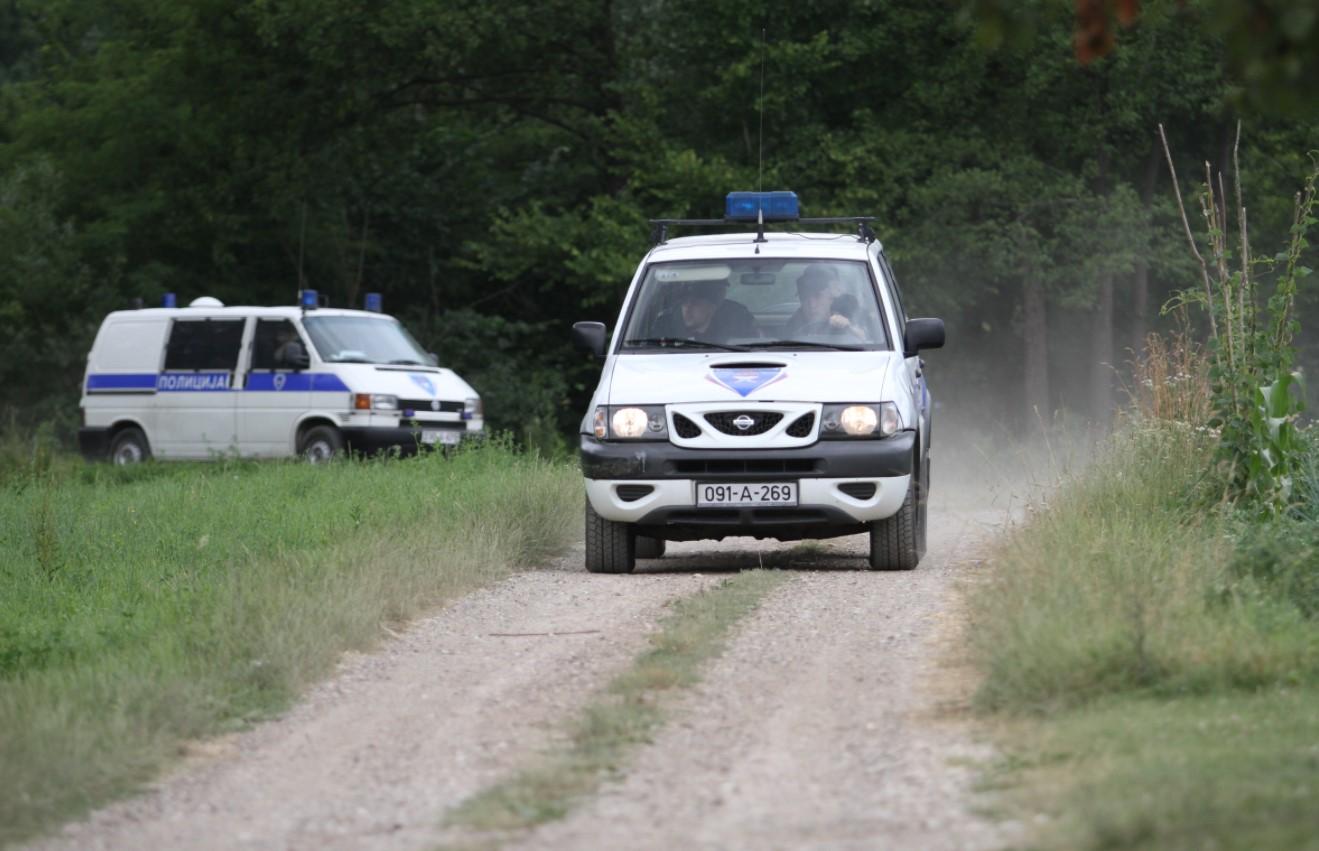 Drama kod Srpca: Pucao na radnike pa se zaključao u pomoćni objekt