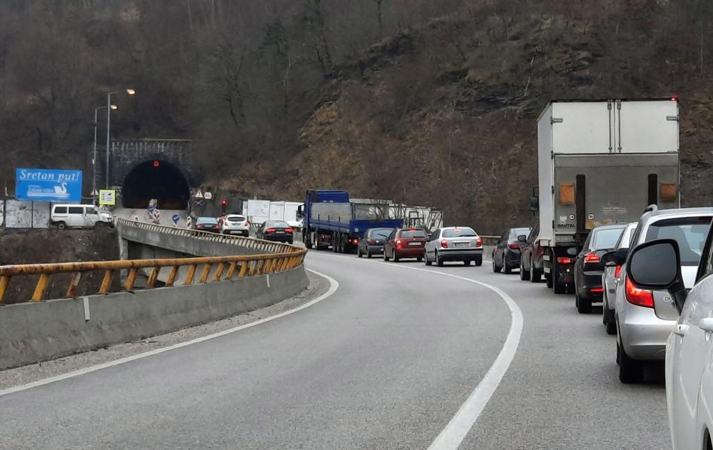 Zadržavanja trenutno nisu duža od desetak minuta - Avaz