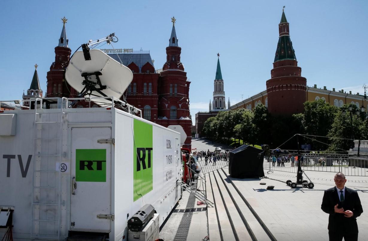 Vehicles of Russian state-controlled broadcaster Russia Today (RT) are seen near the Red Square in central Moscow, Russia June 15, 2018. - Avaz