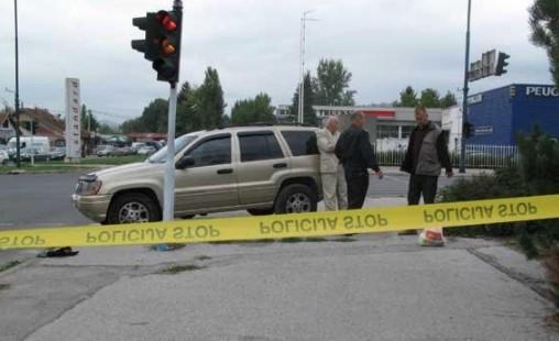 From the scene of the accident in 2013: Although the explanation of the Prosecution states that Kurspahić lost consciousness at the time of the accident, a few moments later, he is leaning against the car with which he hit the late Salko Džaferović - Avaz