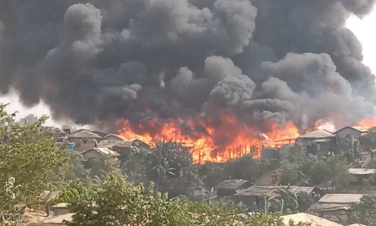 Vatra se proširila kroz nakrcani logor u oblasti "Cox's Bazar" - Avaz