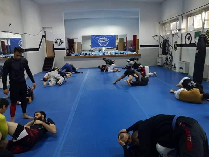 "Combatives" je borbeni program samoodbrane - Avaz