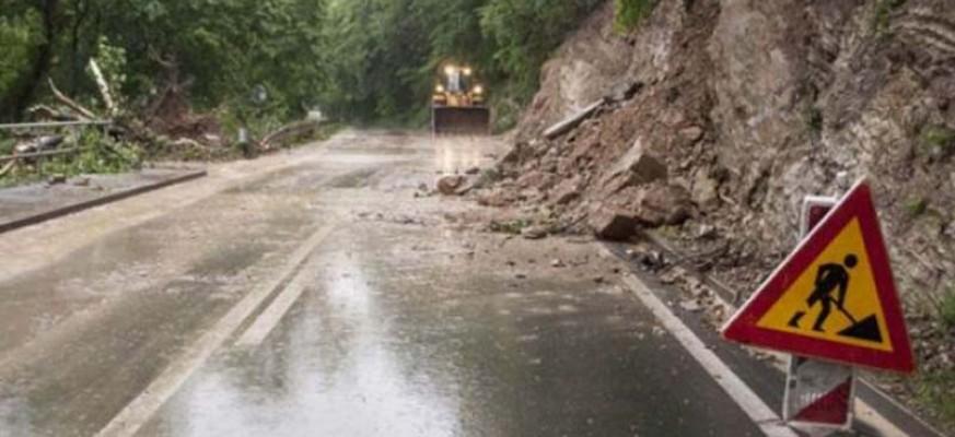 Vozači, oprez: Učestali odroni, savjetuje se opreznija vožnja