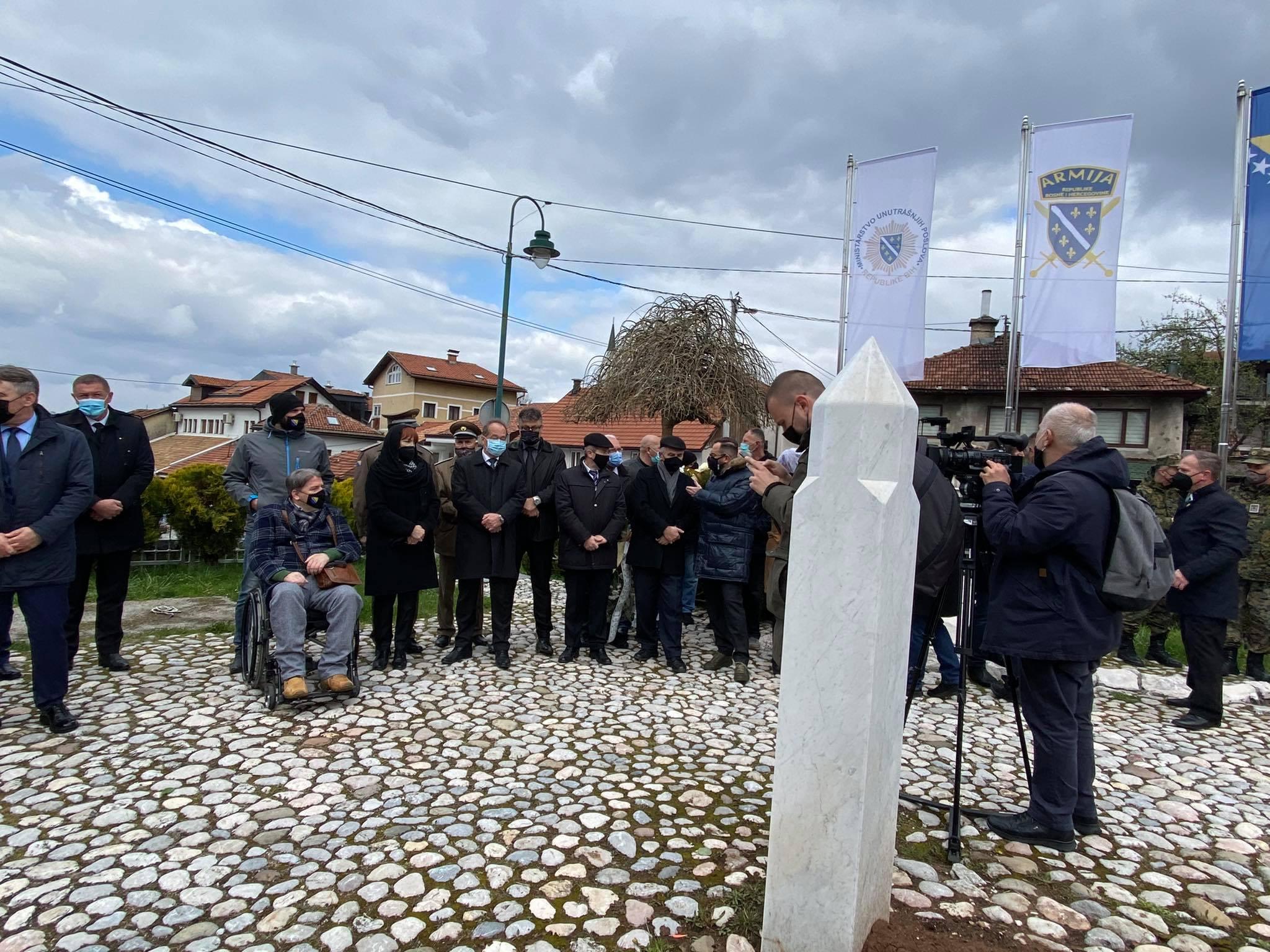 Polaganje cvijeća, Dan Armije RBiH - Avaz