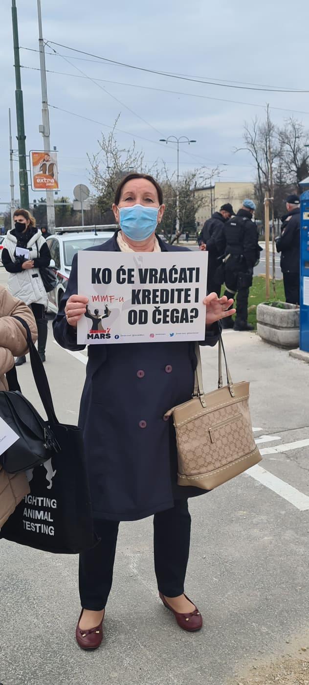 Jedna od poruka s protesta - Avaz