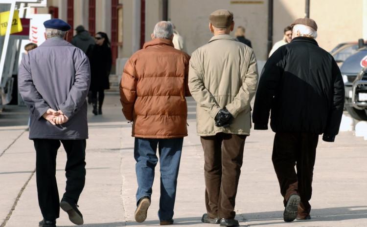 Penzioneri, kao najranjivija i najrizičnija grupa stanovništva, nisu u mogućnosti ni da sanjaju o podizanju vlastitog imuniteta - Avaz