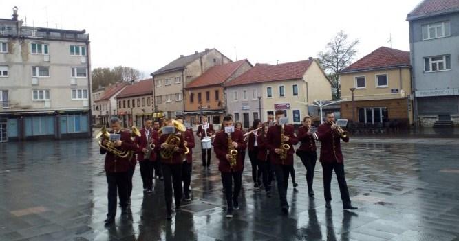 Ponovo Prvomajska budnica - Avaz