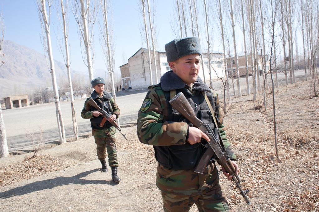 Tajikistan, Kyrgyzstan armies exchange fire on disputed border