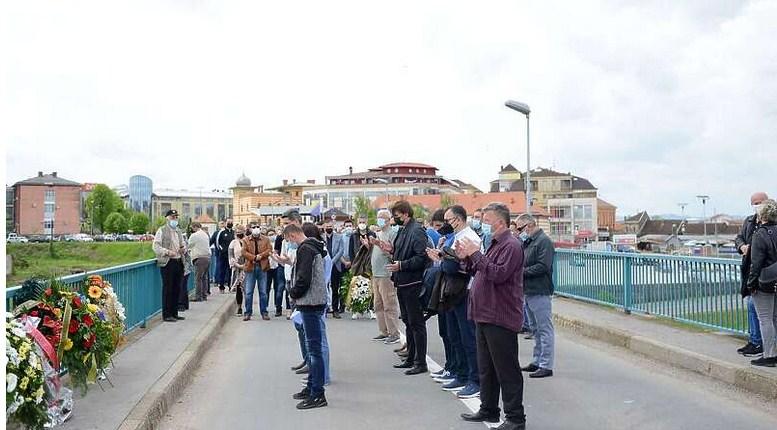 Odata počast civilima ubijenim na mostu u Brčkom 1992. godine