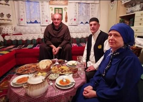 Derviš Salem ugostio na iftaru fra Mirka Majdandžića - Avaz