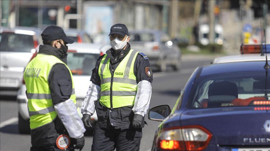 Policajci uhapsili vozača - Avaz