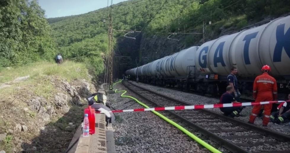 Žena koju je udario voz u Ramićima smještena u UKC RS