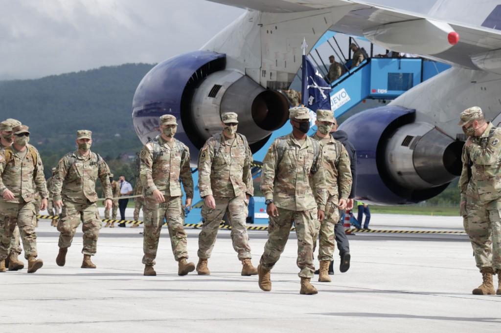 The plane landed with the soldiers at the Sarajevo International Airport - Avaz