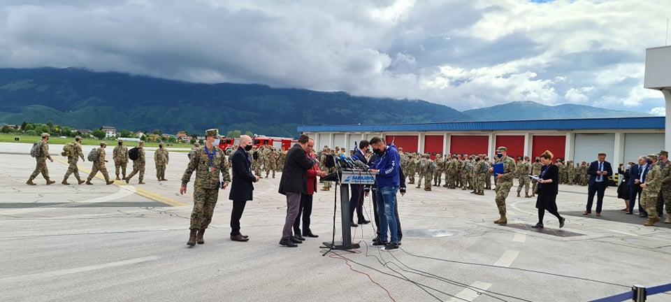 The plane landed with the soldiers at the Sarajevo International Airport - Avaz