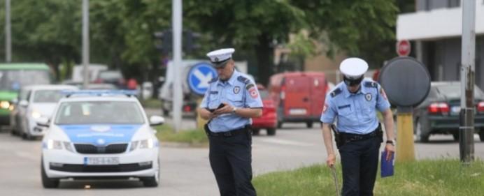 Migranti napravili haos u Banjoj Luci: Ukrali sladoled, napali policiju, u bijegu jednog udario automobil