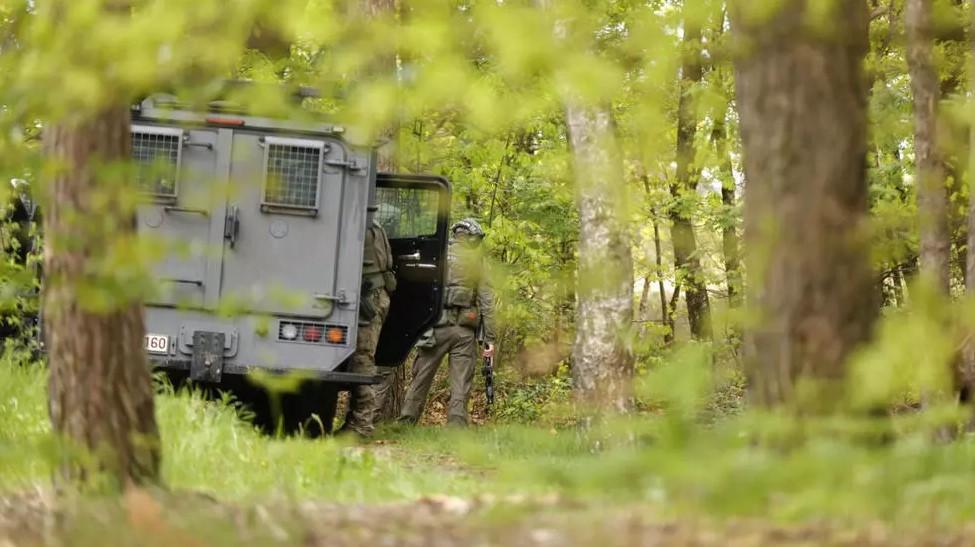 Belgian special forces deploy in a national park in northeast Belgium to hunt for a soldier who has allegedly threatened state and public figures - Avaz