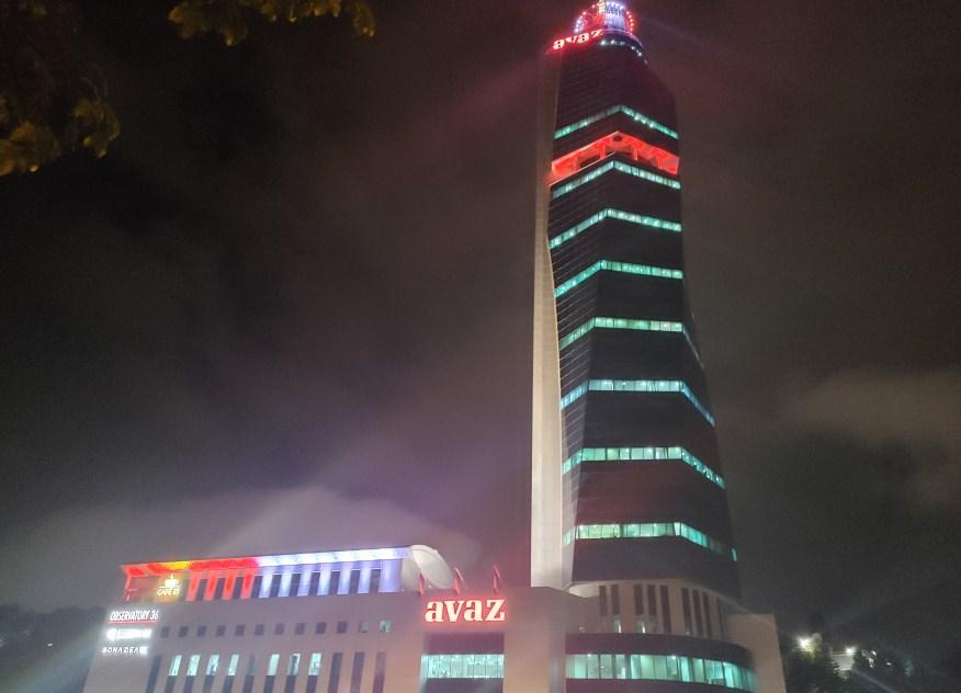 "Avaz Twist Tower" večeras u bojama Veleža povodom historijskog rezultata