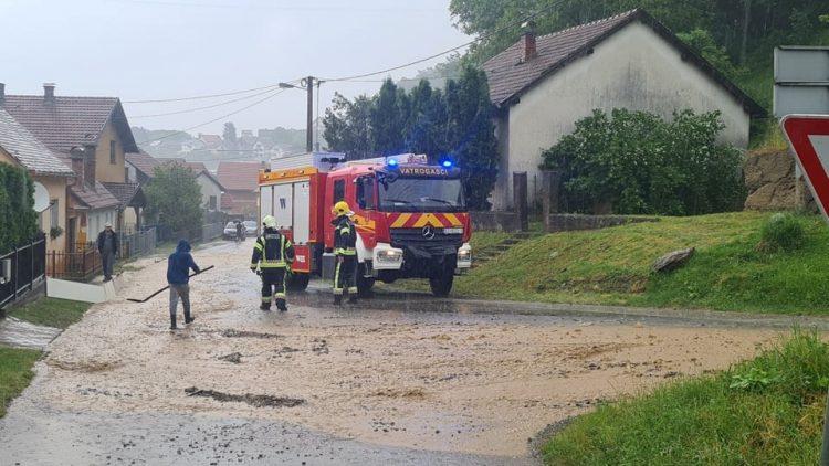 Nevrijeme napravilo mnoštvo štete - Avaz