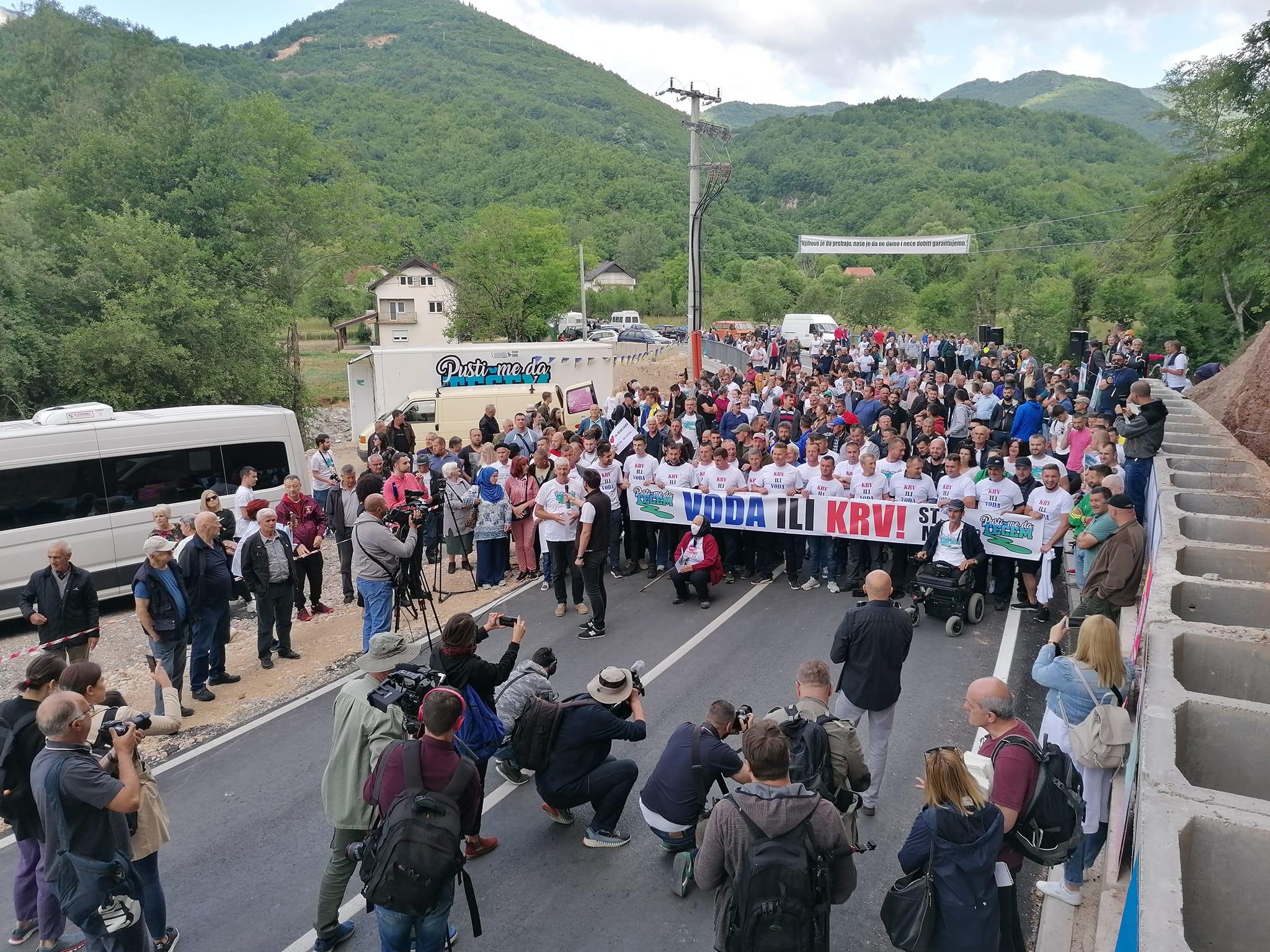 Protesti mještana - Avaz