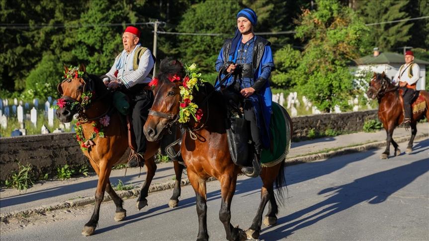 511. Dani Ajvatovice: Konjanici iz Karaule krenuli ka Pruscu