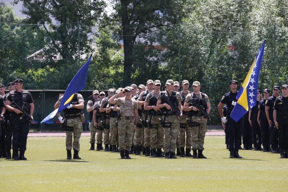 U Sarajevu svečani defile povodom Dana policije u Federaciji BiH