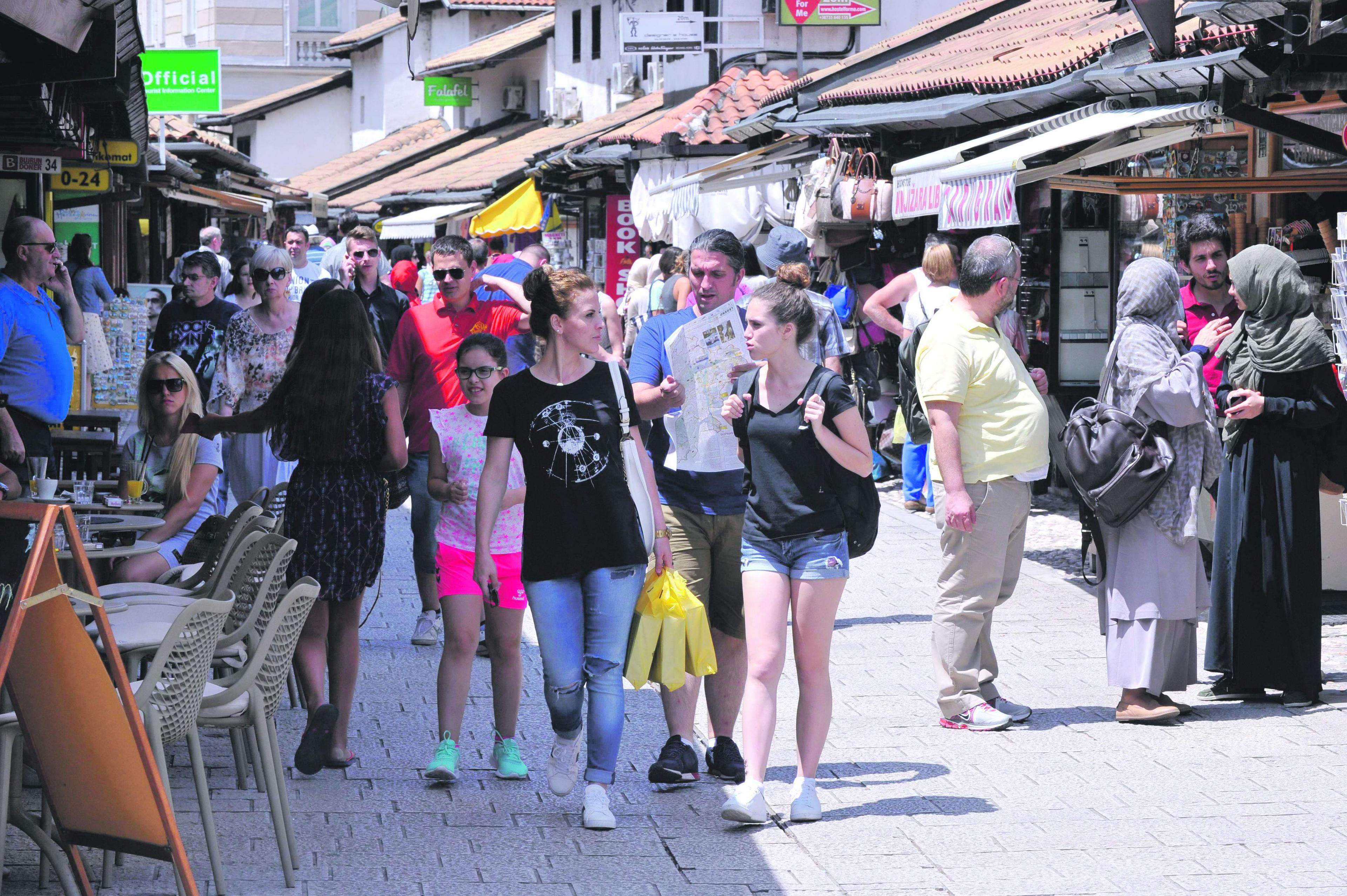 Problem s najezdom žohara uočen je i u centru grada - Avaz