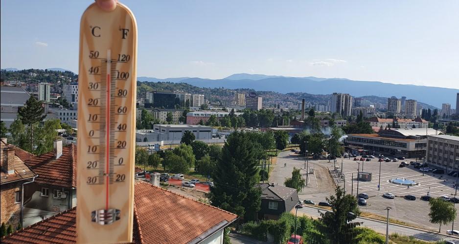 Mjerili smo temperaturu u 17 sati u Sarajevu: Evo na koliko se popela živa