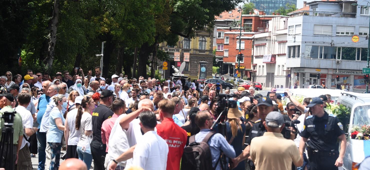 Tužna povorka stigla ispred Predsjedništva BiH - Avaz