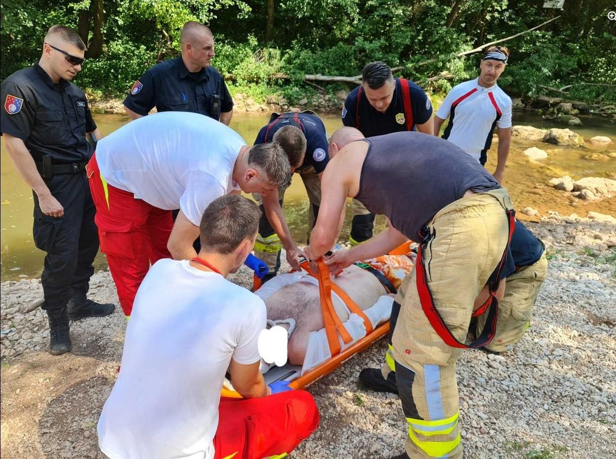 Heroji u bijelom: Kako je spašen muškarac koji je skočio u Miljacku