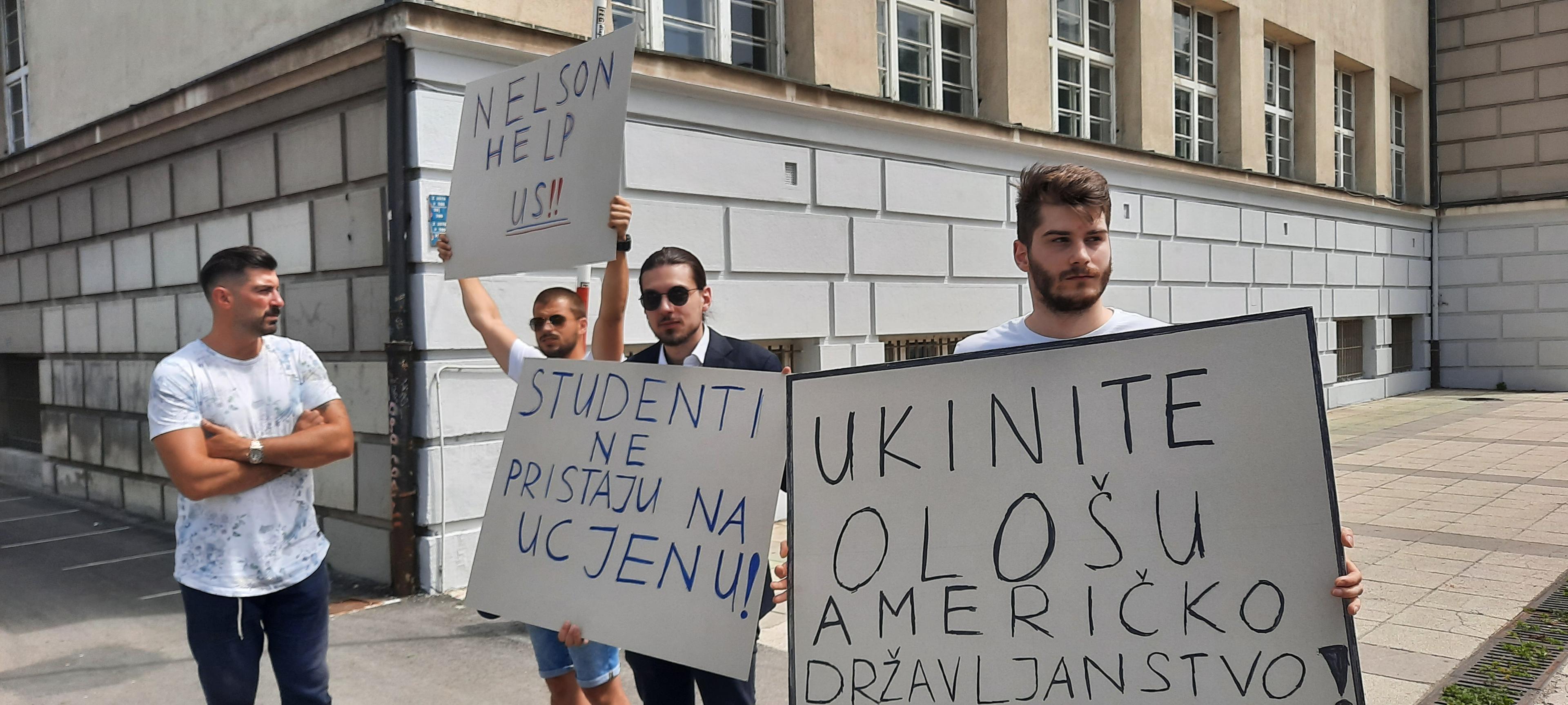 Students organized protests due to the blocked graduation process - Avaz