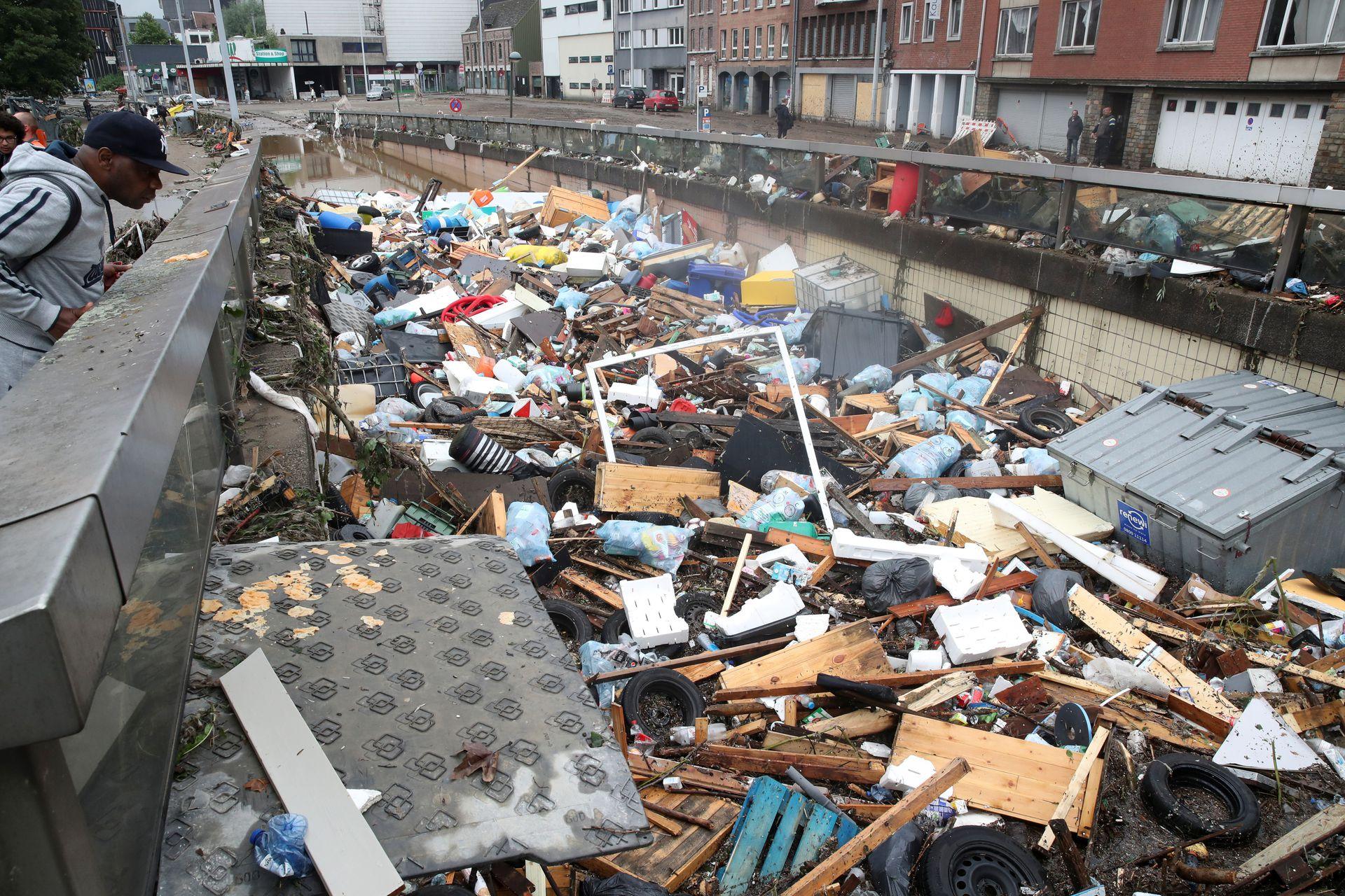 Wreckage lies on the river, following heavy rainfalls in Verviers, Belgium, July 16, 2021. - Avaz