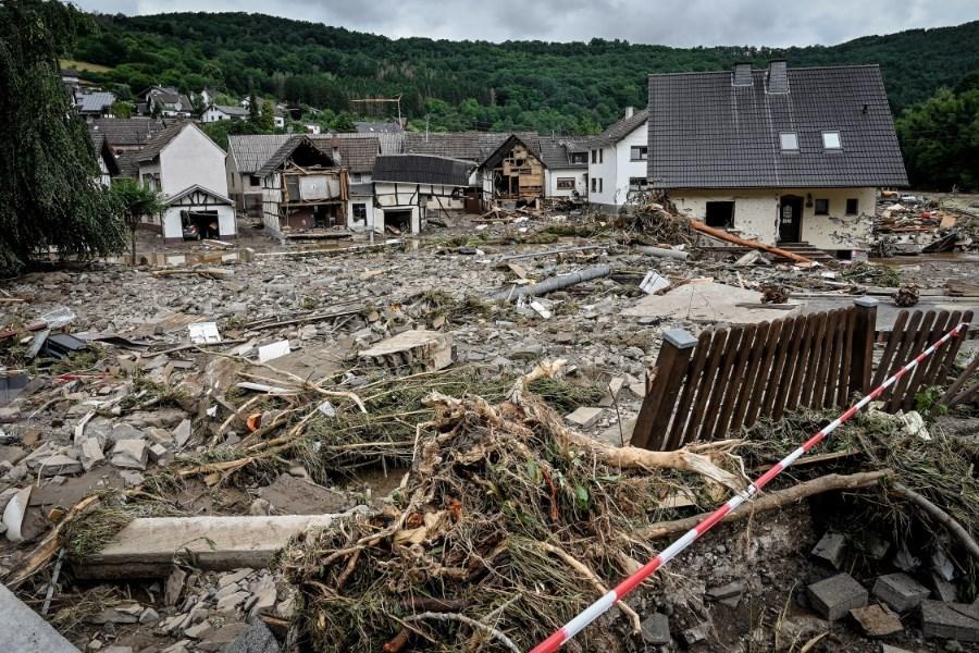 Apokaliptične scene u Evropi: Cijela sela su potopljena, poginulo više od 120 ljudi