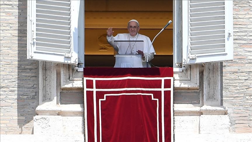 Papa Franjo se obratio vjernicima na Trgu sv. Petra u Vatikanu - Avaz