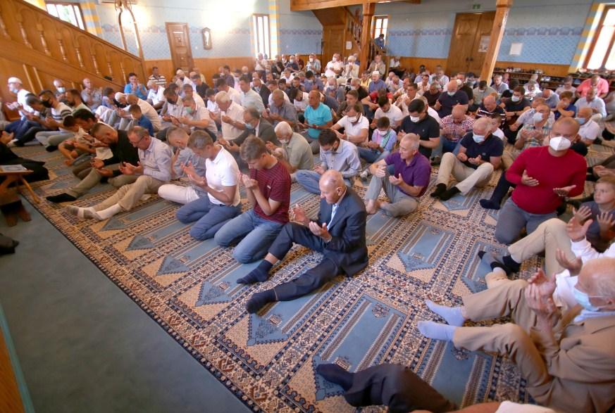 Vjernici se okupili u Osman-pašinoj džamiji