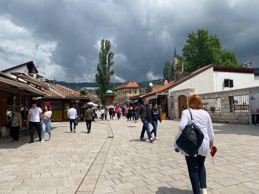 Baščaršija omiljeno mjesto brojnih turista - Avaz