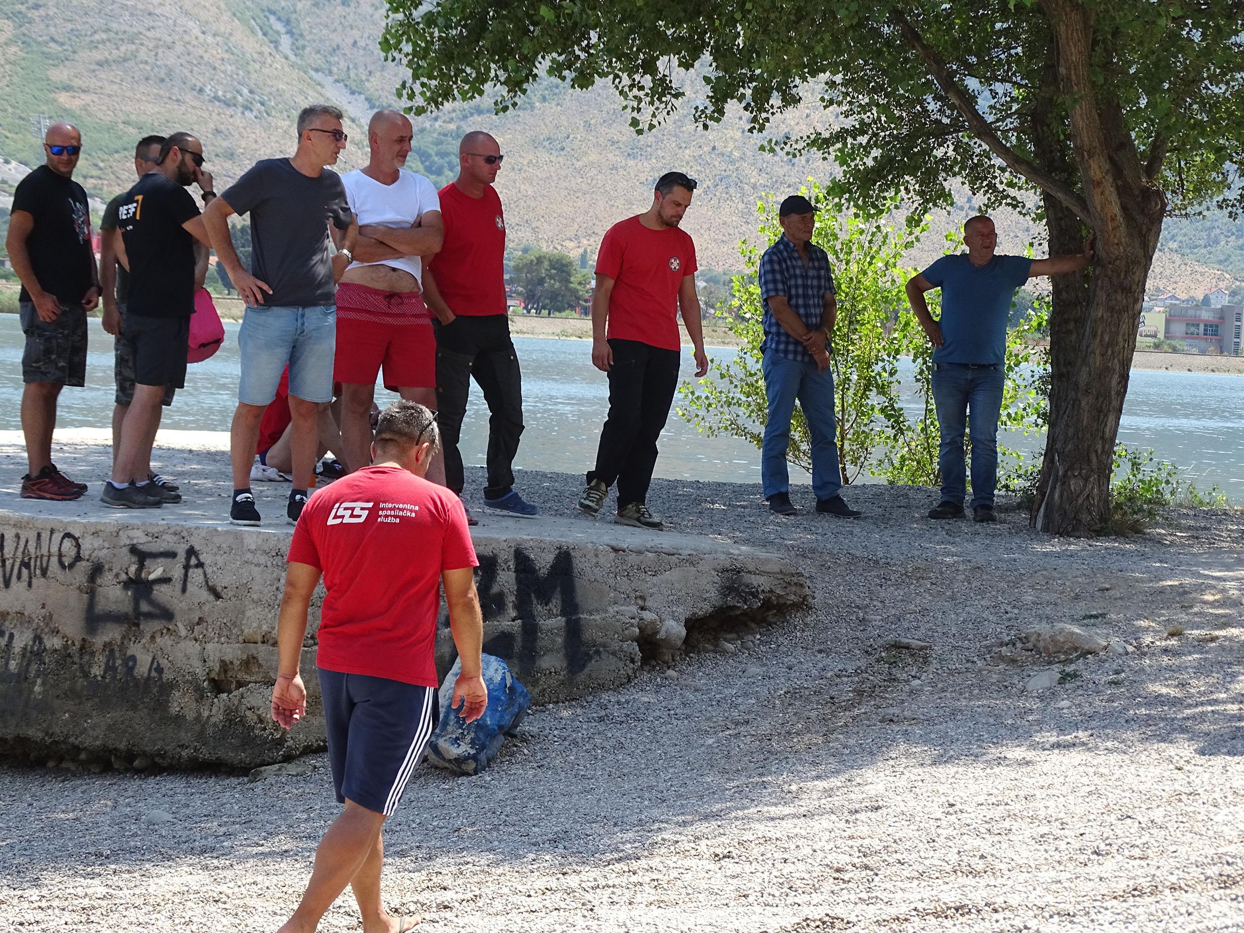 S lica mjesta: Nakon izvlačenja tijela - Avaz