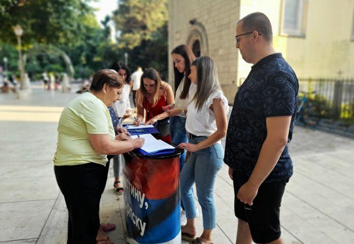 Trebinjci potpisivali peticiju protiv Inckove odluke