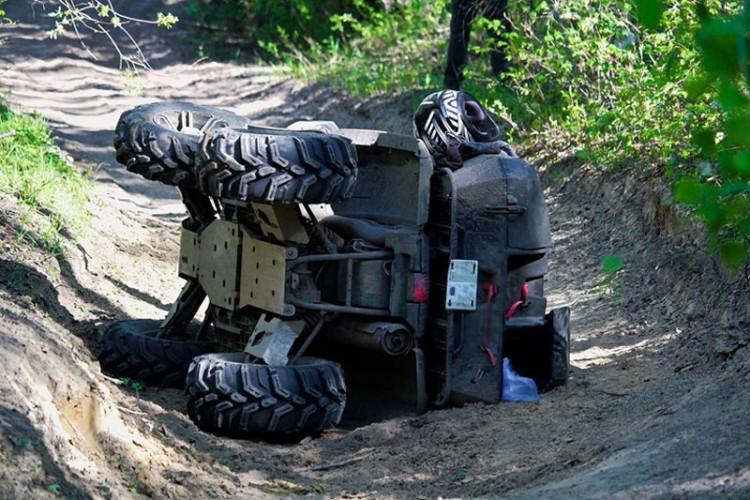 Teška nesreća kod Prijedora: Maloljetnik s kvadom sletio s puta i poginuo