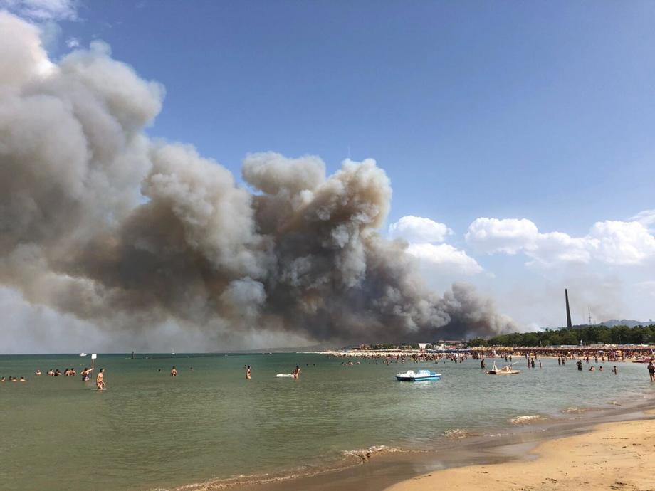 Požar kod Peskare, pet povrijeđenih, 800 evakuisanih