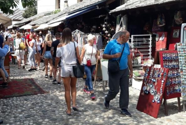 Mostar: Tursti se, uglavnom, zadržavaju po nekoliko sati - Avaz