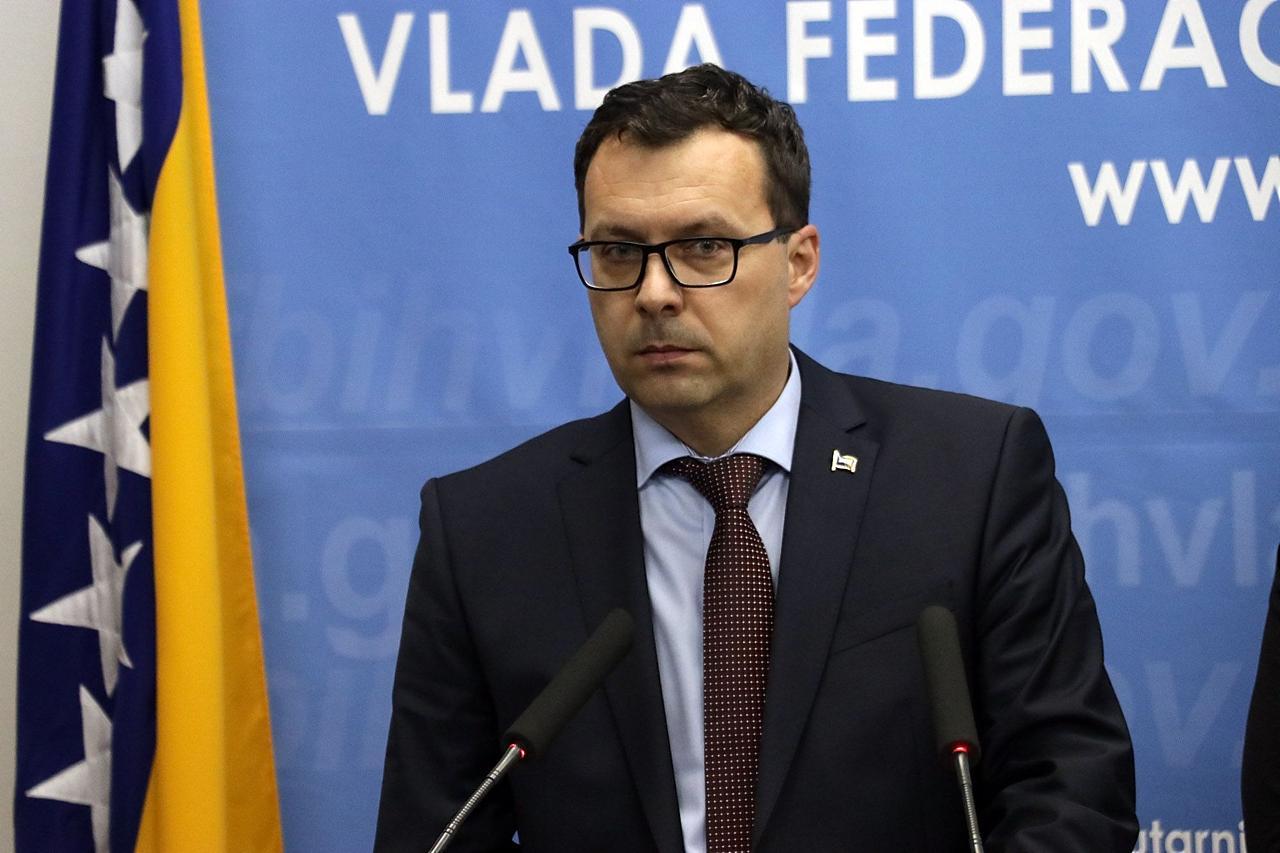 Džindić: Neka odgovore na precizna pitanja - Avaz