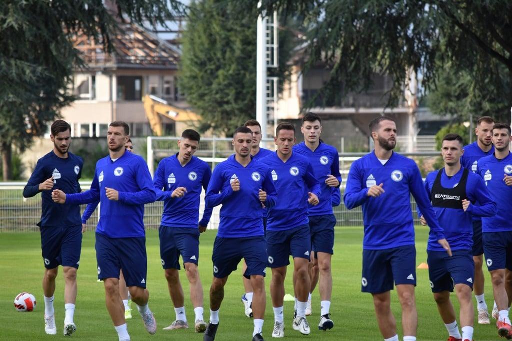 Raspoloženi reprezentativci odradili prvi trening - Avaz