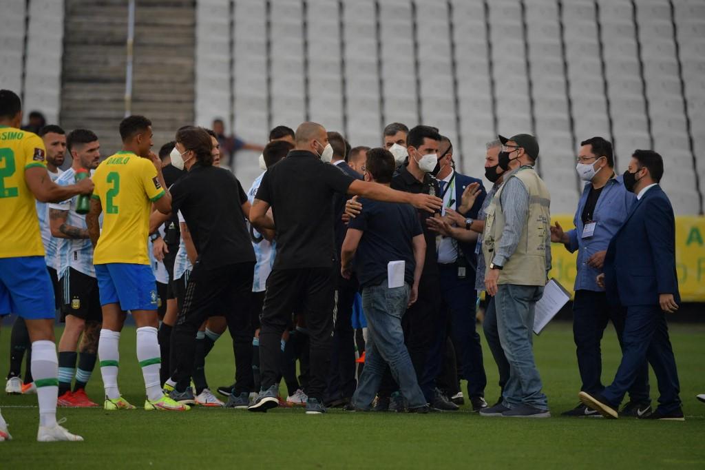 Brazilci i Argentinci na sinoćnoj utakmici - Avaz