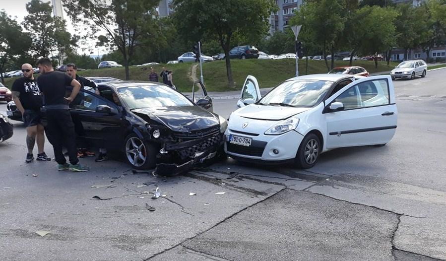 Sudar na Alipašinom Polju, saobraćaj usporen