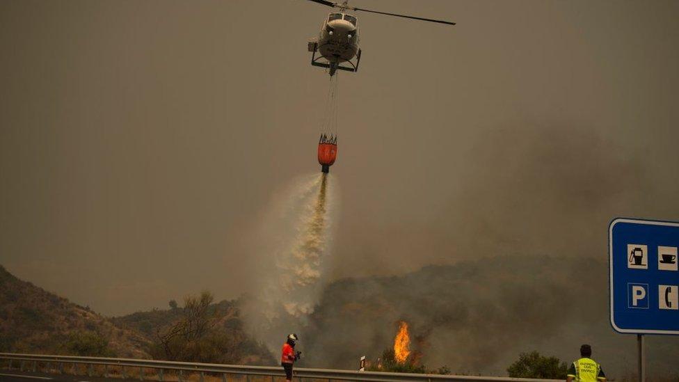 Gase pomoću helikoptera - Avaz