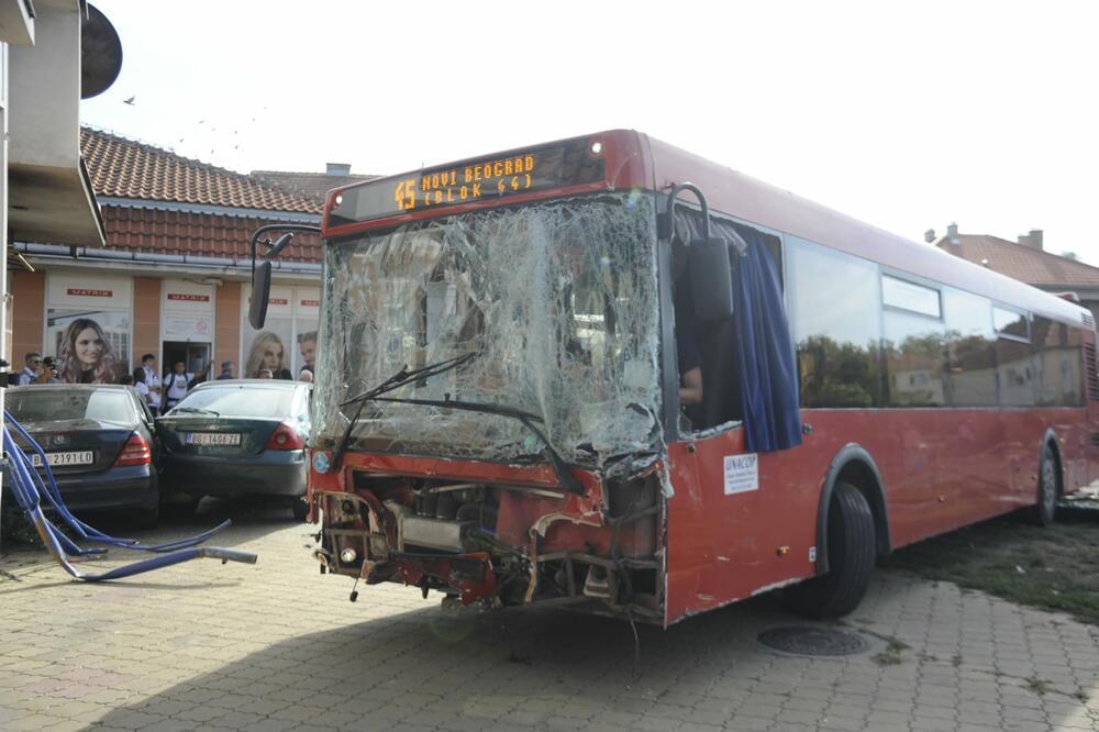 Uhapšen vozač koji je autobusom uletio u dječije igralište