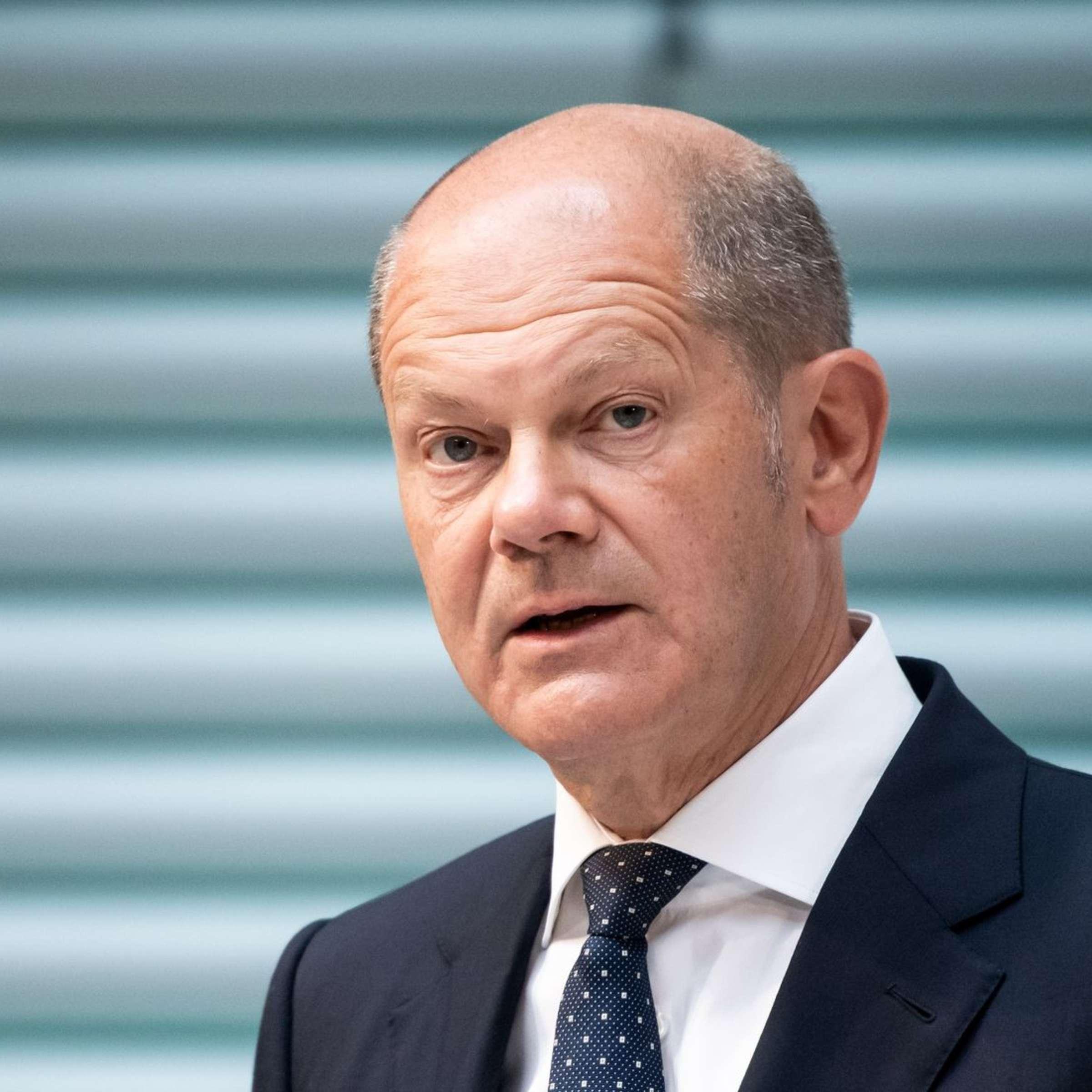 Olaf Scholz’s SPD won the election by a narrow margin, gaining 25.7% of the vote and securing 206 seats in the federal parliament, according to the preliminary results announced by the federal election agency - Avaz