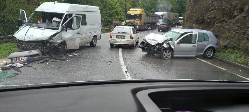 Obustavljen saobraćaj zbog uviđaja - Avaz